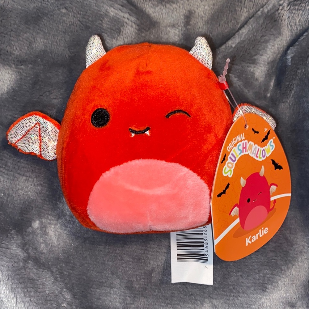 Karlie (Devil Bat) 4 Inch Halloween Squishmallow.